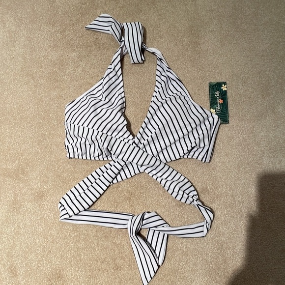 NWT Bikini top - Picture 4 of 4